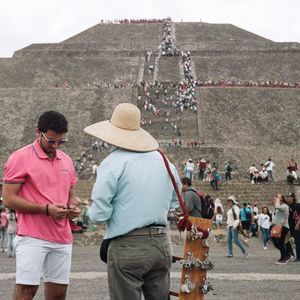 Meet your Posher, Adrian